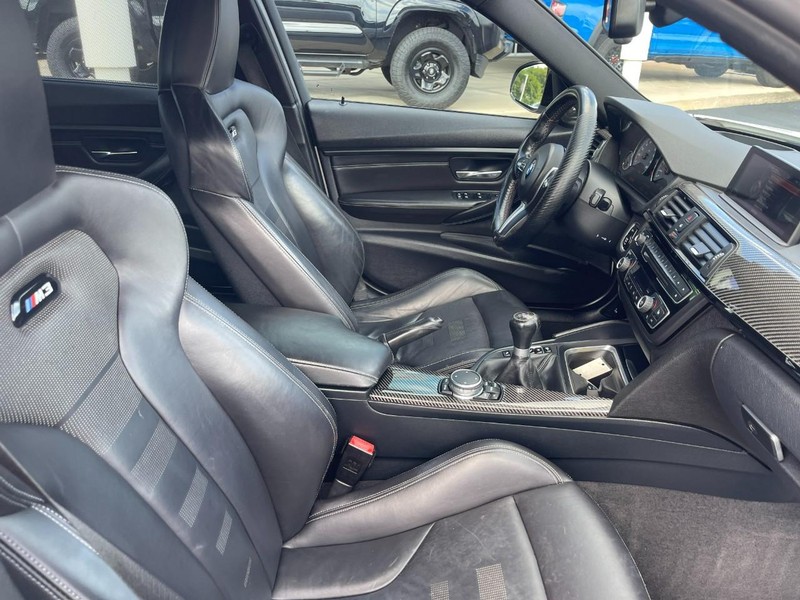 BMW M3 Vehicle Image 10