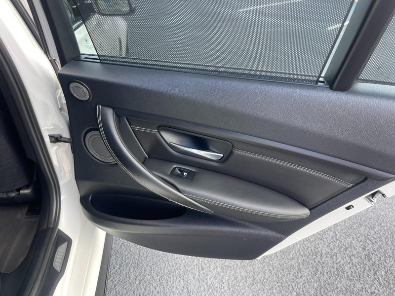 BMW M3 Vehicle Image 17
