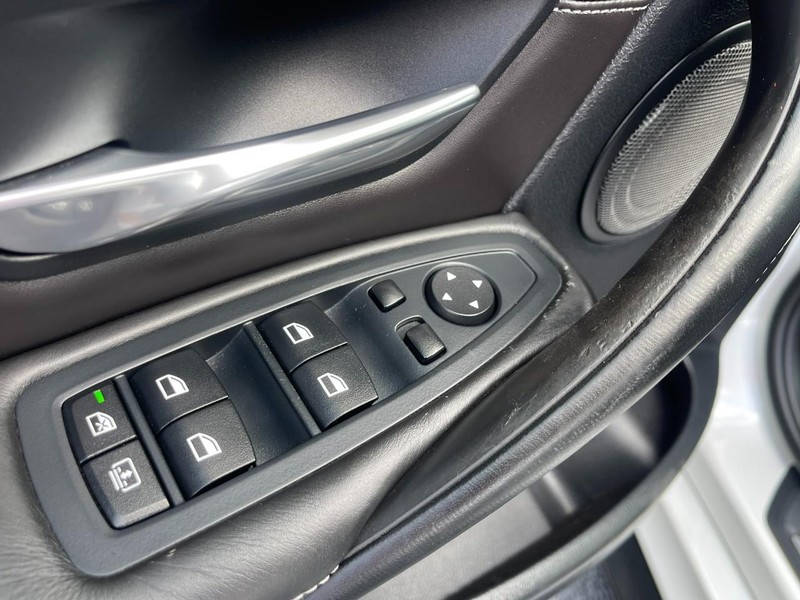 BMW M3 Vehicle Image 25