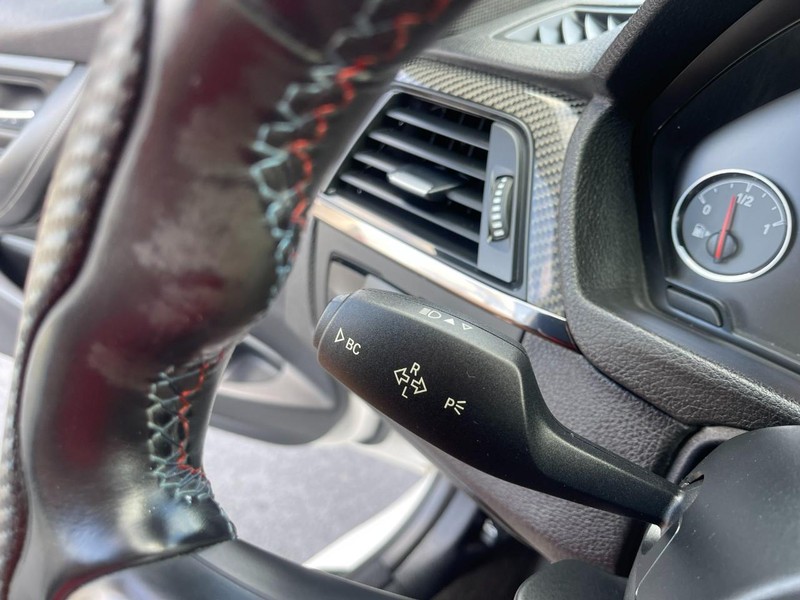 BMW M3 Vehicle Image 29
