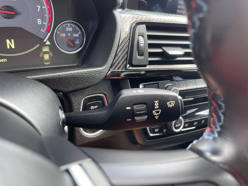 BMW M3 Vehicle Image 30