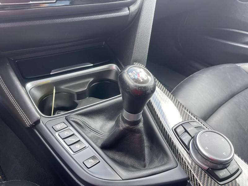 BMW M3 Vehicle Image 32