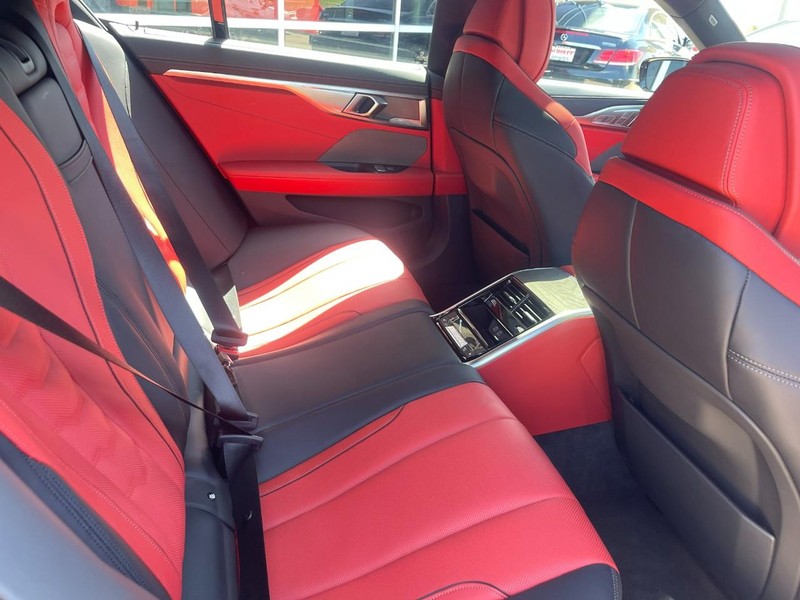 BMW 8 Series Vehicle Image 14