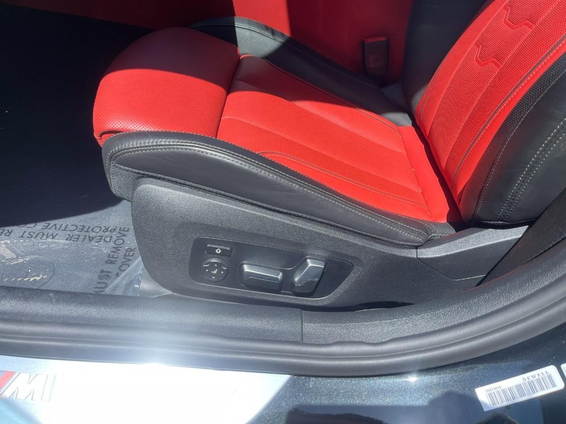 BMW 8 Series Vehicle Image 23