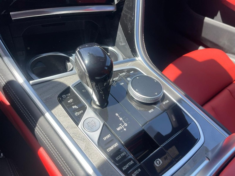 BMW 8 Series Vehicle Image 29