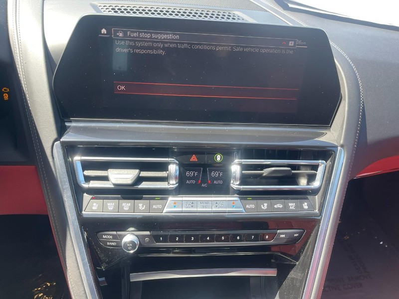BMW 8 Series Vehicle Image 30