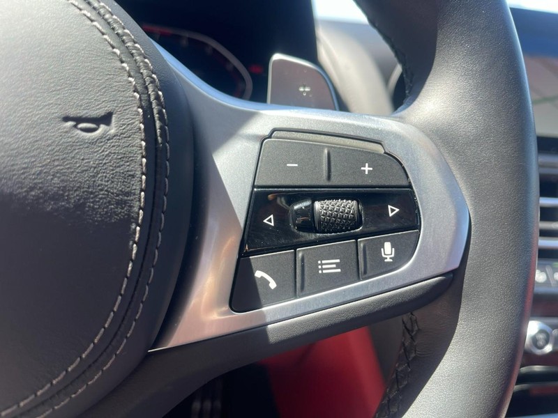 BMW 8 Series Vehicle Image 34