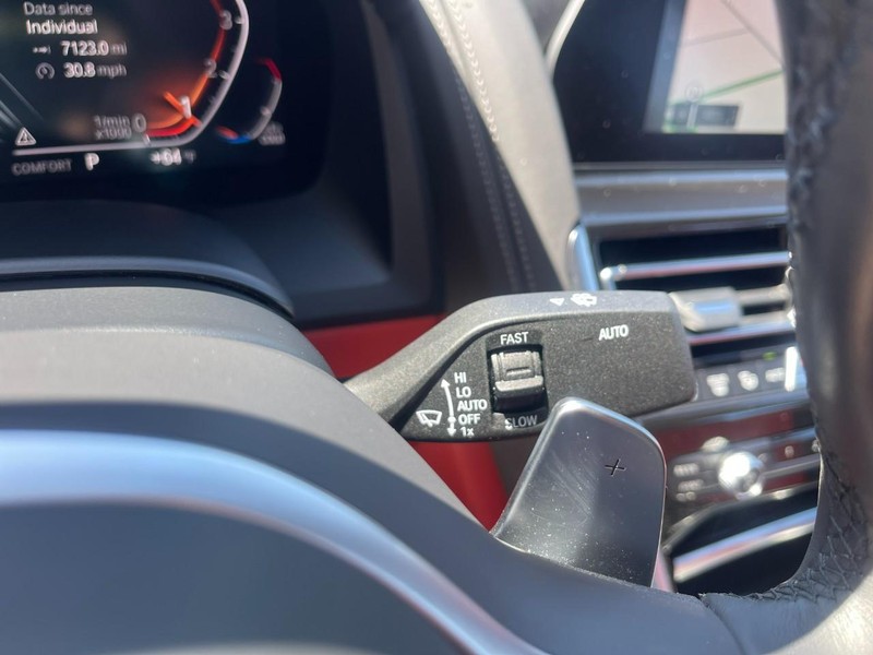 BMW 8 Series Vehicle Image 36