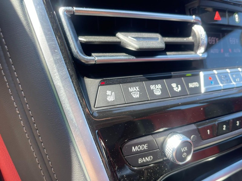 BMW 8 Series Vehicle Image 41