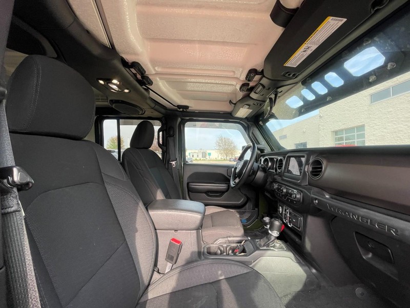 Jeep Wrangler Unlimited Vehicle Image 04