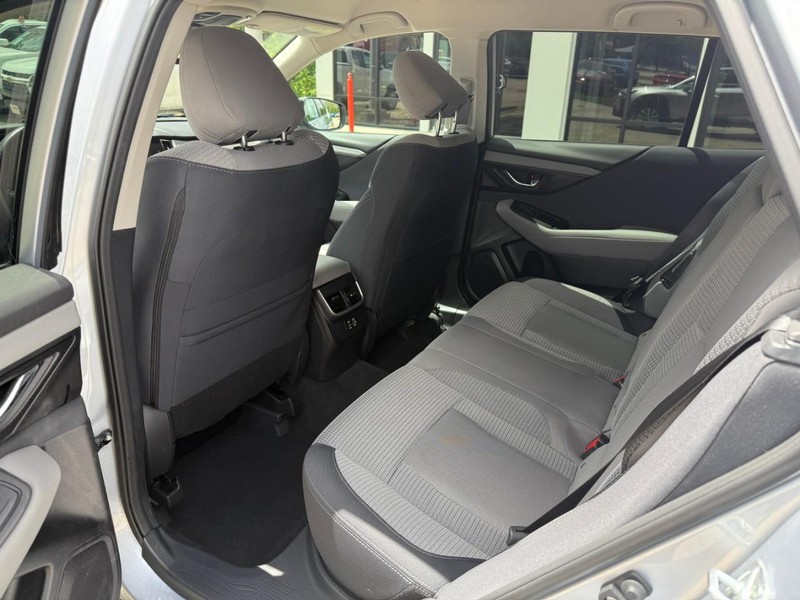 Subaru Outback Vehicle Image 10
