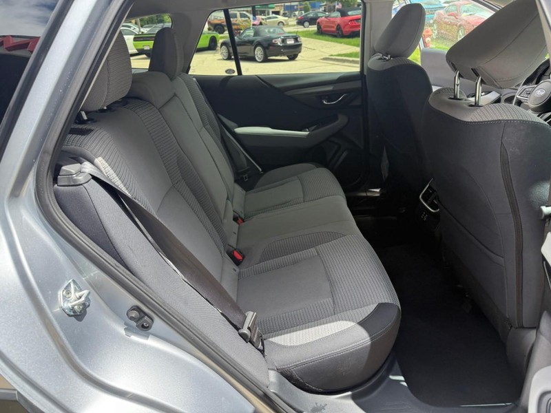 Subaru Outback Vehicle Image 13