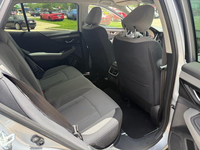 Subaru Outback Vehicle Image 14