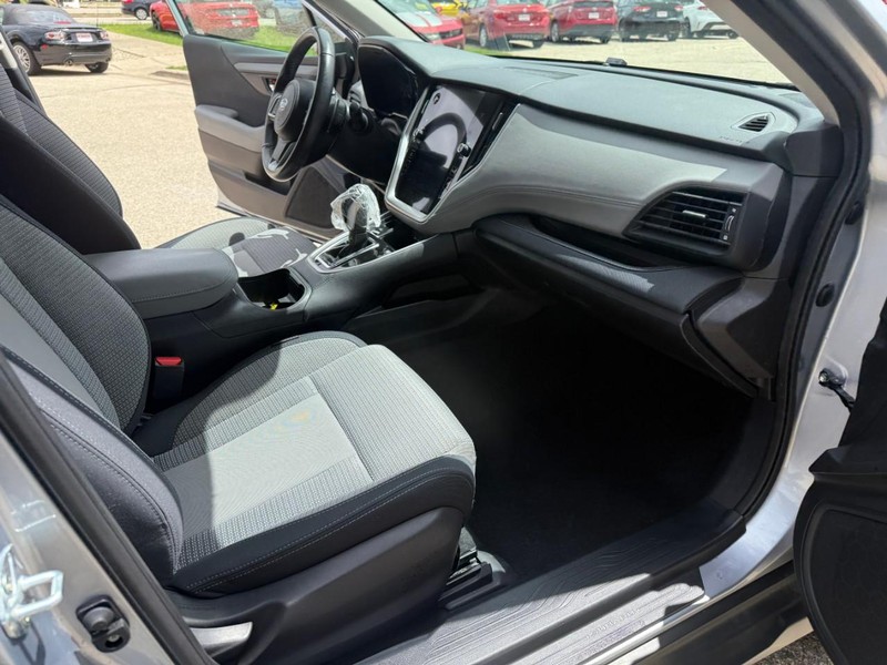Subaru Outback Vehicle Image 16