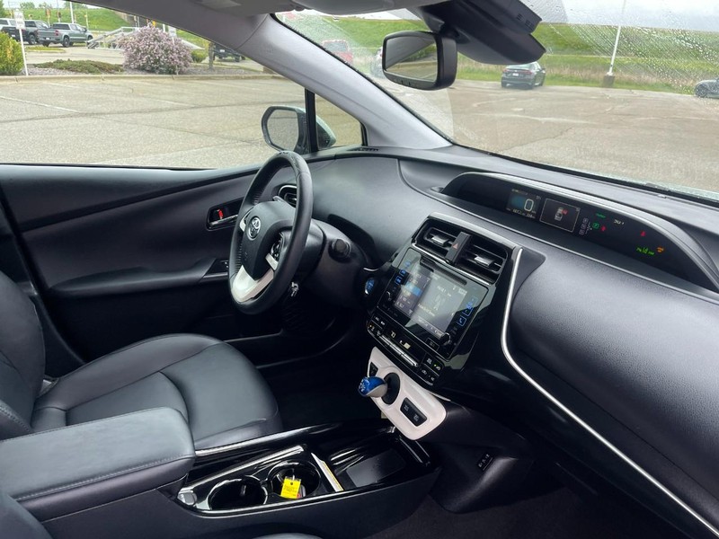 Toyota Prius Vehicle Image 05