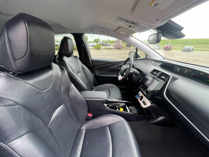 Toyota Prius Vehicle Image 06