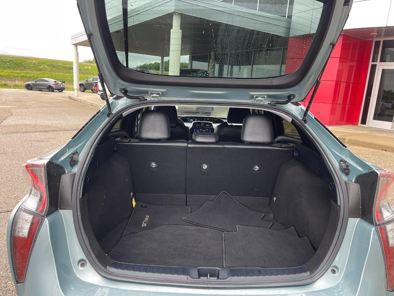 Toyota Prius Vehicle Image 11