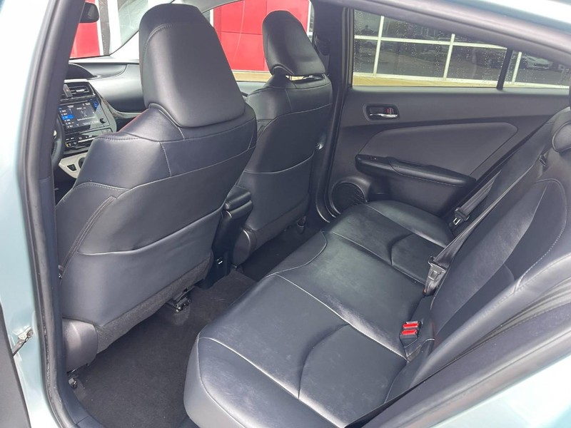 Toyota Prius Vehicle Image 12