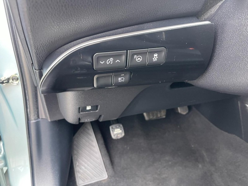 Toyota Prius Vehicle Image 17