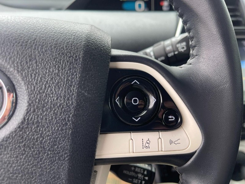 Toyota Prius Vehicle Image 19