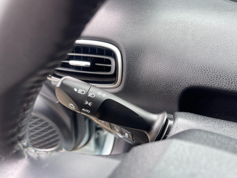 Toyota Prius Vehicle Image 20