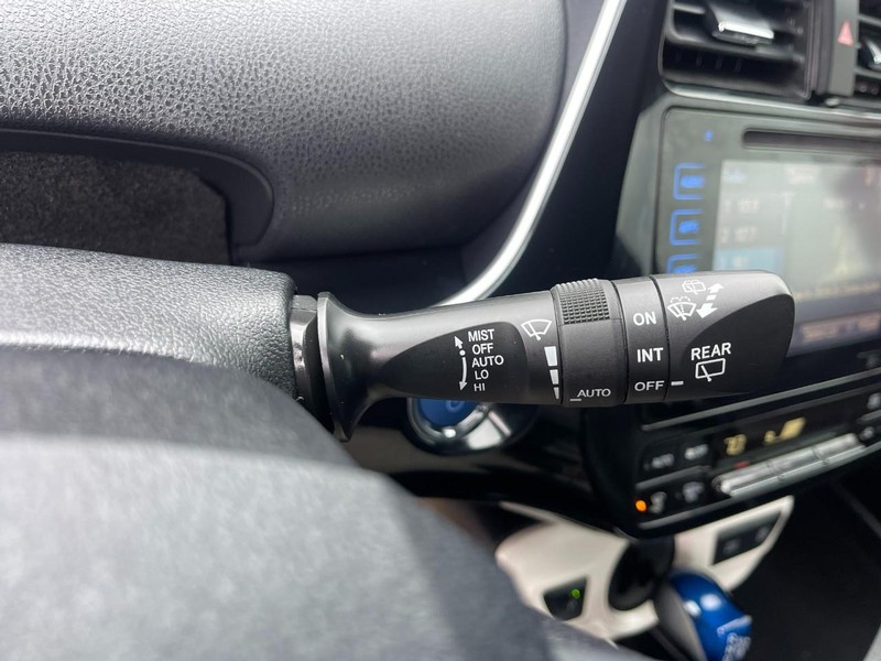 Toyota Prius Vehicle Image 21