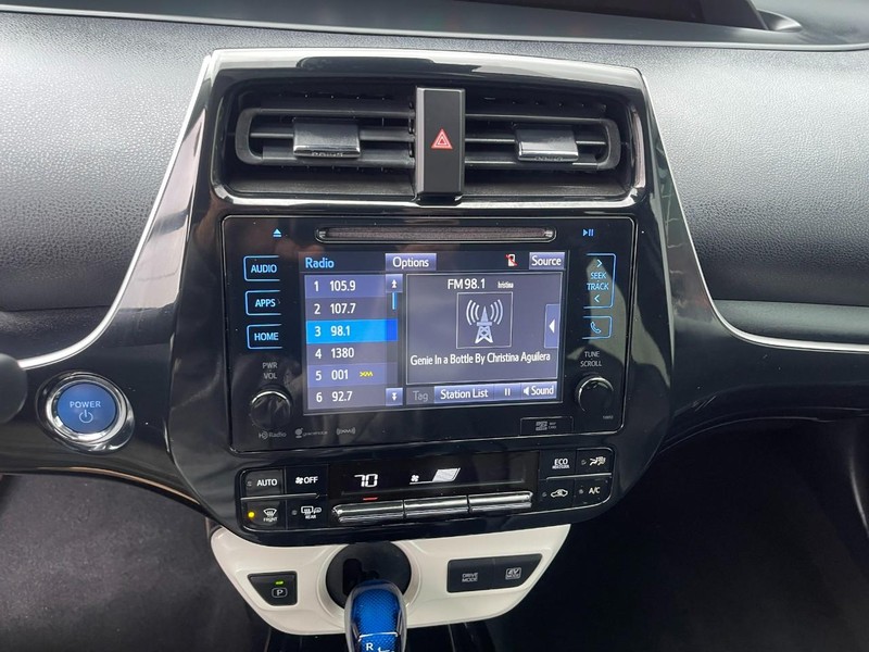 Toyota Prius Vehicle Image 24