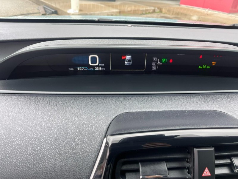Toyota Prius Vehicle Image 25