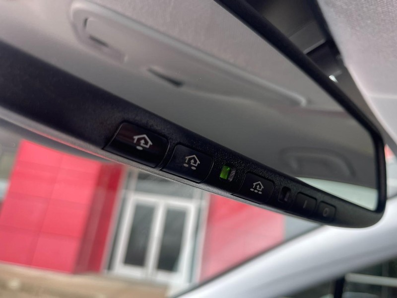 Toyota Prius Vehicle Image 27