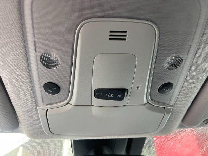 Toyota Prius Vehicle Image 28