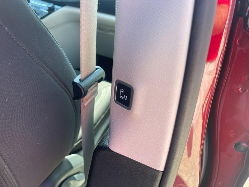Chrysler Voyager Vehicle Image 14