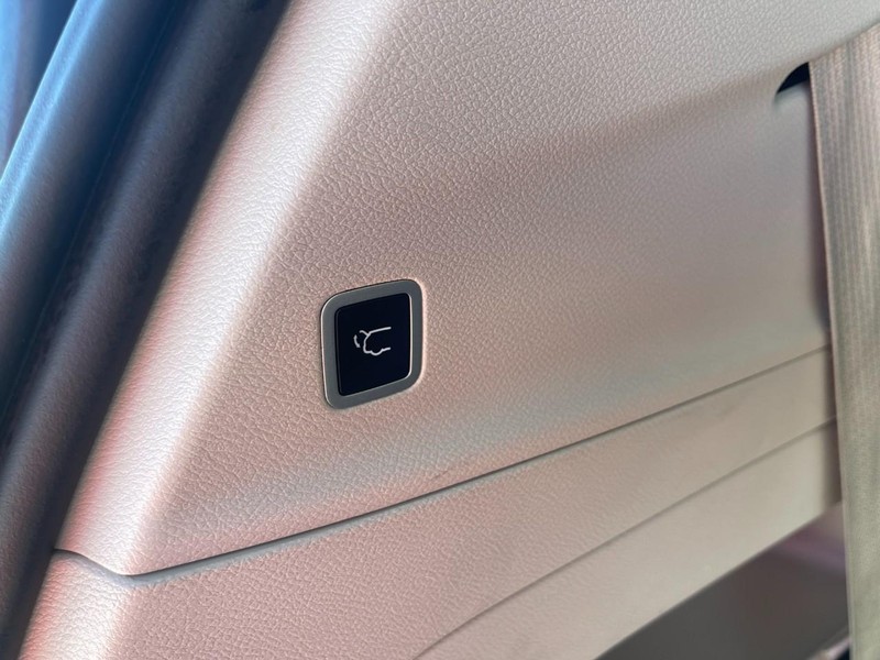 Chrysler Voyager Vehicle Image 16