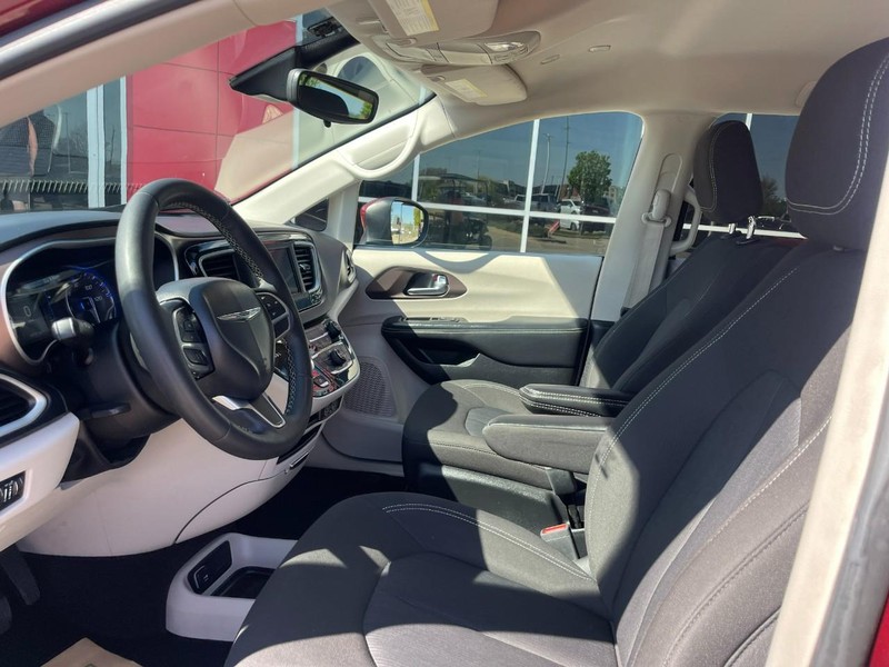 Chrysler Voyager Vehicle Image 19