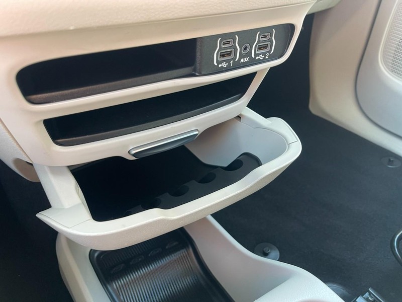 Chrysler Voyager Vehicle Image 27