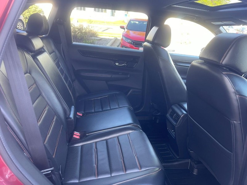 Honda CR-V Hybrid Vehicle Image 14
