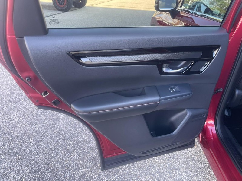 Honda CR-V Hybrid Vehicle Image 20