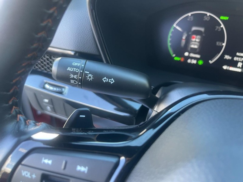 Honda CR-V Hybrid Vehicle Image 36