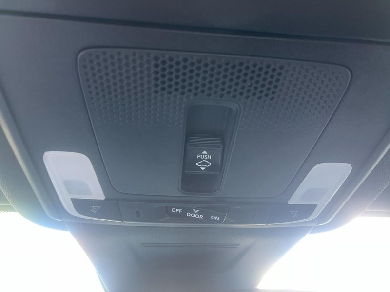 Honda CR-V Hybrid Vehicle Image 39