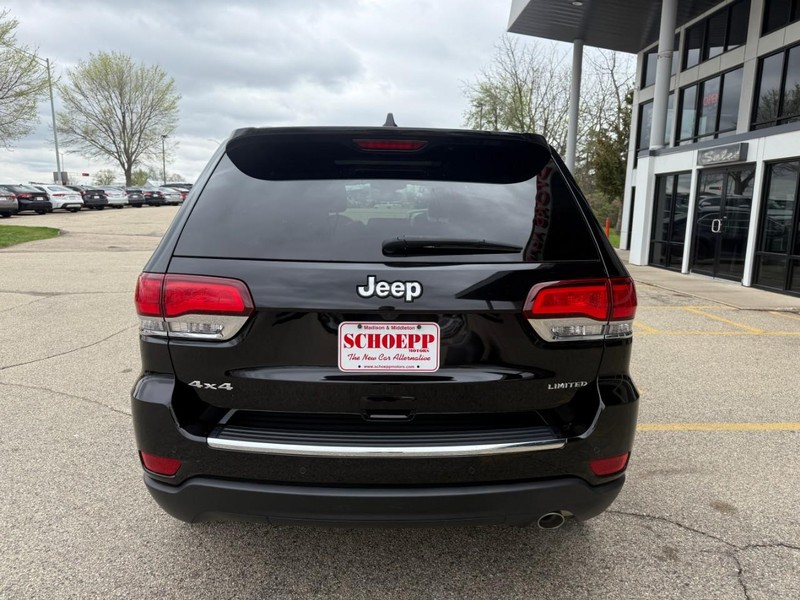 Jeep Grand Cherokee Vehicle Image 06