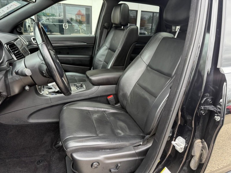 Jeep Grand Cherokee Vehicle Image 09