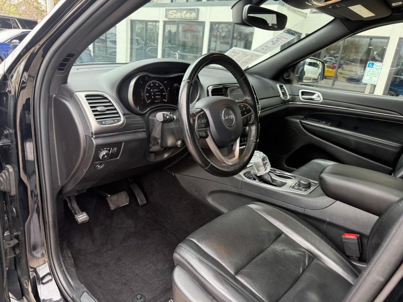 Jeep Grand Cherokee Vehicle Image 10
