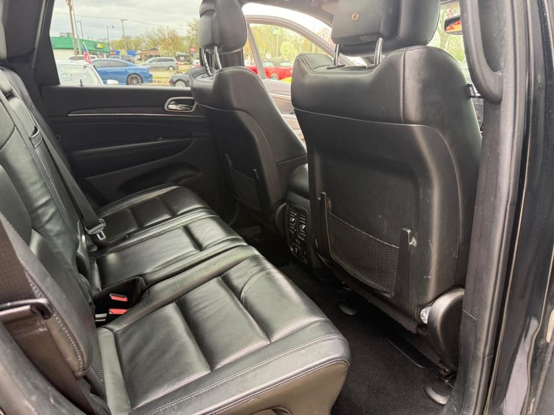 Jeep Grand Cherokee Vehicle Image 16