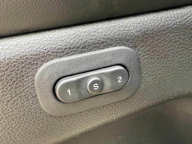 Jeep Grand Cherokee Vehicle Image 20