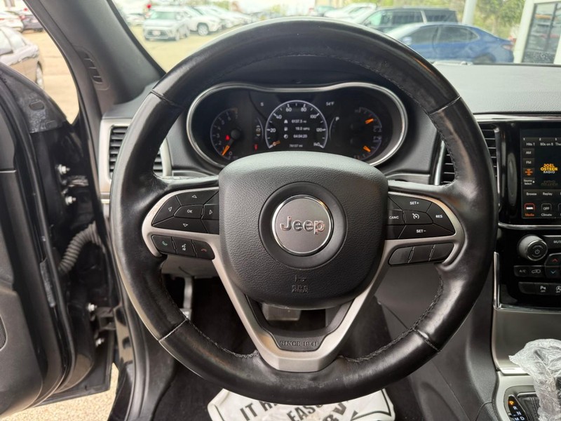 Jeep Grand Cherokee Vehicle Image 21