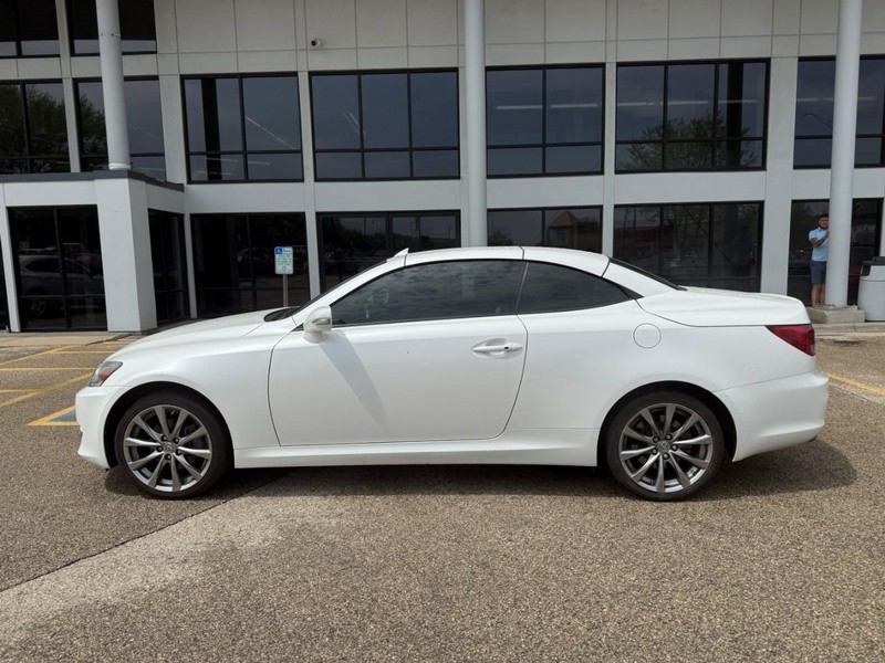 Lexus IS 250C Vehicle Image 08
