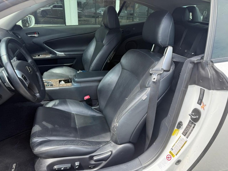 Lexus IS 250C Vehicle Image 09