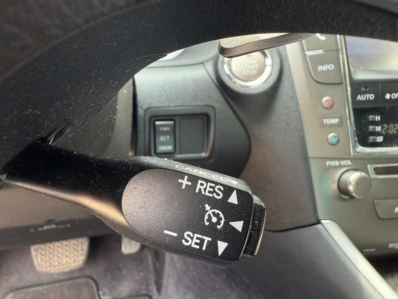 Lexus IS 250C Vehicle Image 21