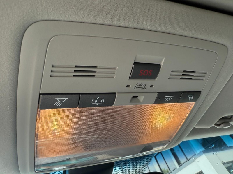 Lexus IS 250C Vehicle Image 30