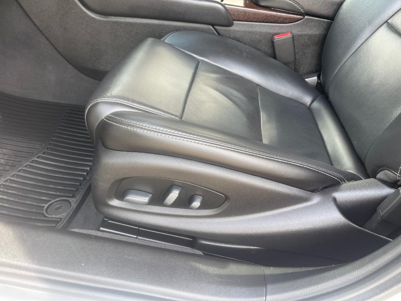 Cadillac XTS Vehicle Image 21
