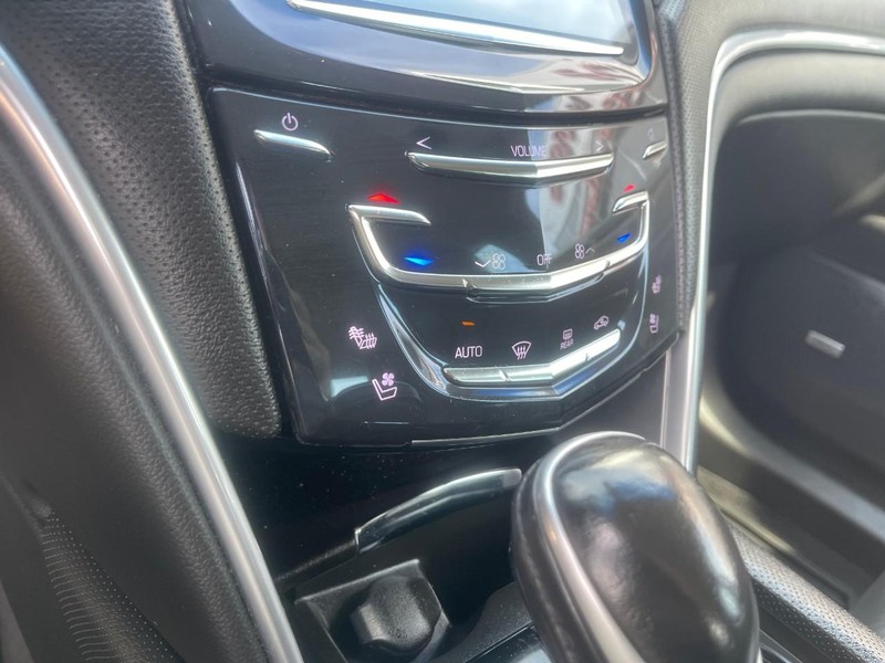 Cadillac XTS Vehicle Image 29